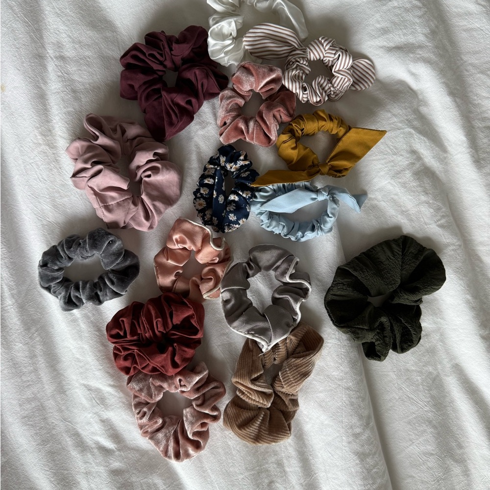 Assorted Scrunchies Set